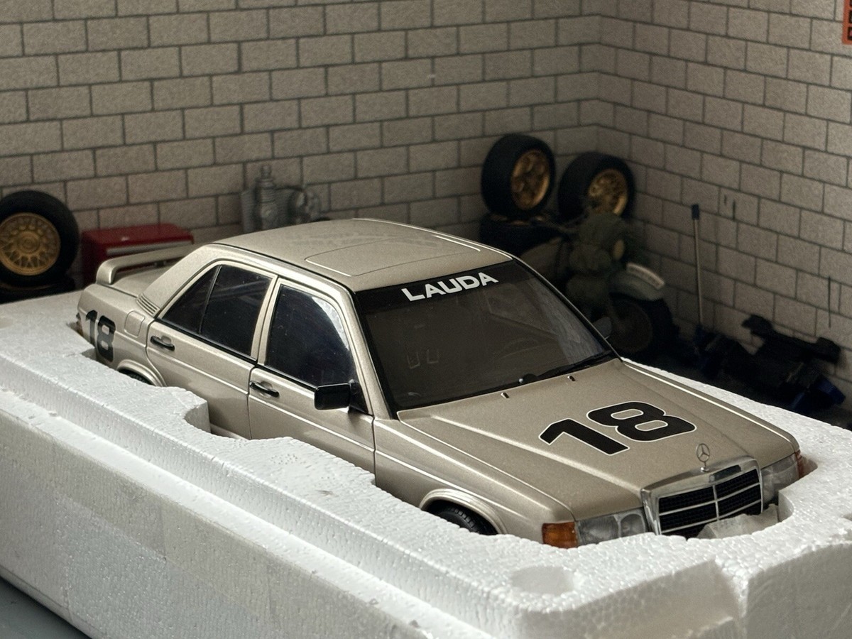 1:18 *BOXED* AUTOart MERCEDES-BENZ 190E 2.3-16 1984 Niki Lauda LHD