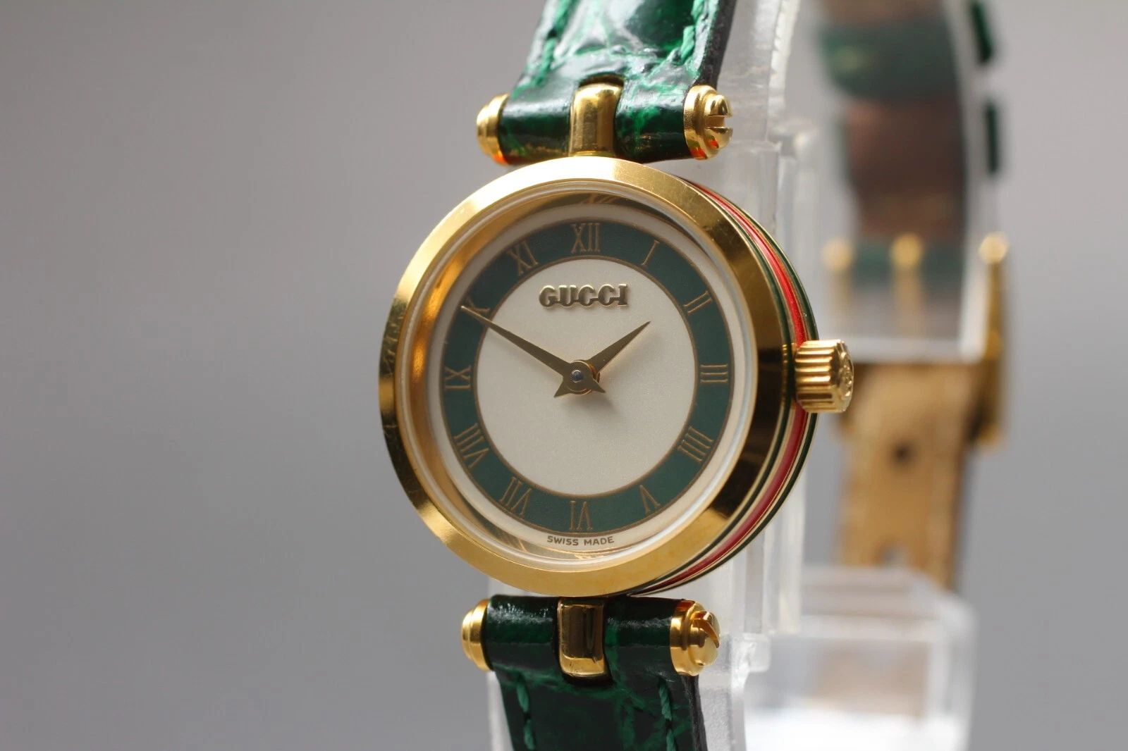 Montre à quartz femme romaine Gucci 2000L or vert sherry vintage ? quasi neuve+++?