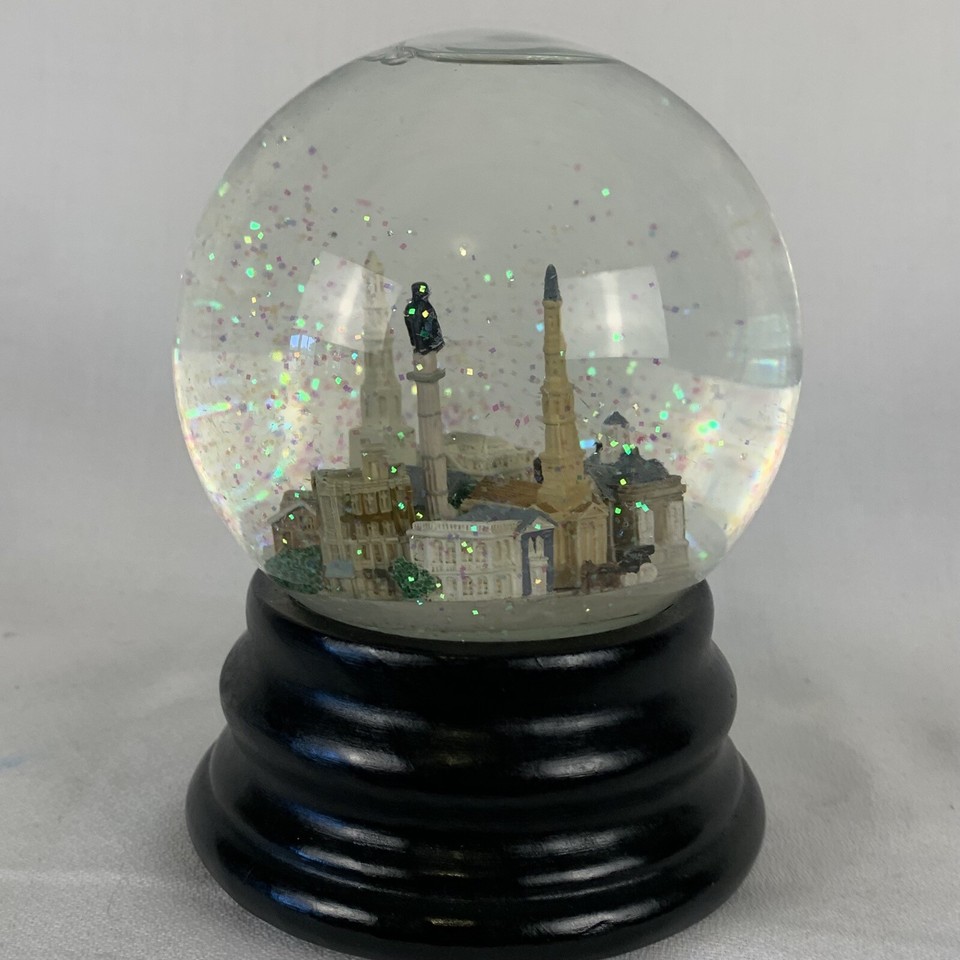 SAKS FIFTH AVENUE CHARLESTON SC LANDMARK MUSIC BOX SNOW GLOBE VINTAGE