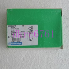 1 pc NEW IN BOX Schneider limit switch XCKJ50511