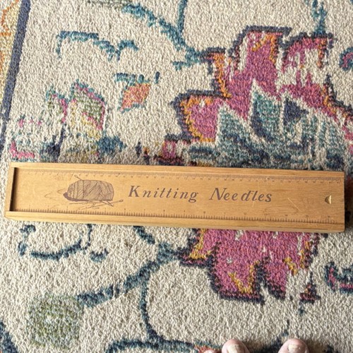 Wooden Knitting Needle Case with Ruler Lid and Needles Storage