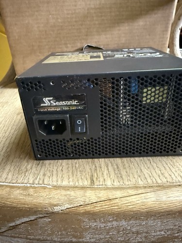 SeaSonic SSR-550FM Focus GM-550 550W 80+ Gold Semi-Modular ATX Power Supply - Picture 5 of 6