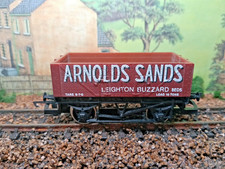 Hornby R717 Arnold’s Sands - 5 Plank Wagon - OO Gauge