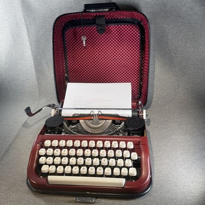 RARE 1970s Typewriter Works MARITSA 11 Manual Typewriter Bulgaria w/ Case & Key