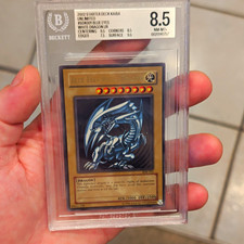 Konami Yu-Gi-Oh TCG 2002 SDK Blue-Eyes White Dragon BGS 8.5 ENG Foil NEW CERT