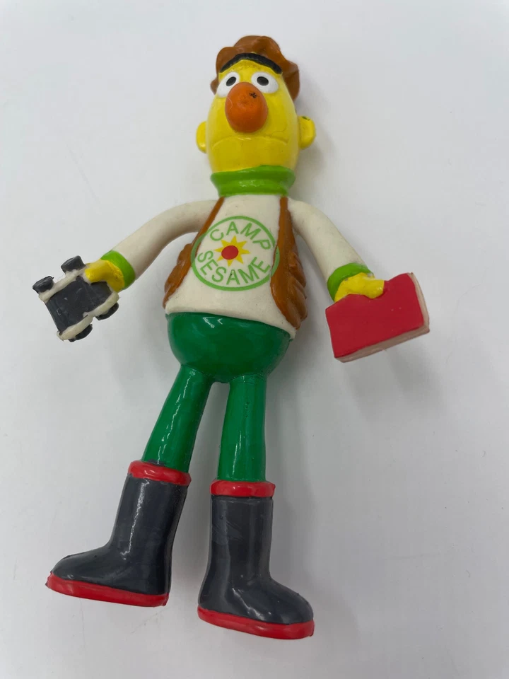 Lote 3 Figuras de Colección Flexibles Campamento Sésamo Bert Kelloggs y Etiqueta de Equipaje Ernie Foto 3 de 4