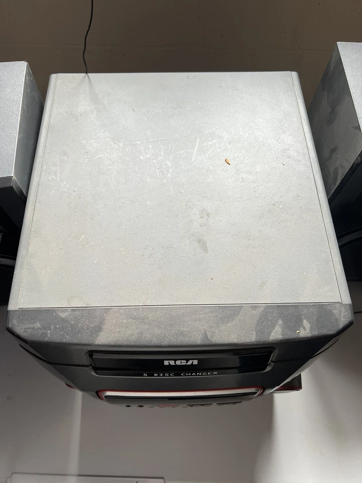 RCA Mini AM/FM Estéreo 5 CD/MP3 Cambiador No/Remoto Modelo RS2654 Foto 4 de 4