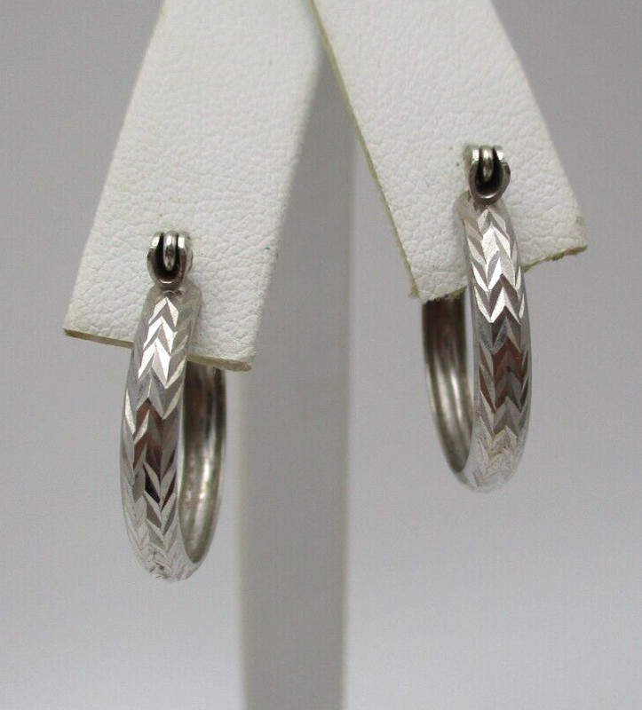 14K White Gold Diamond-Cut Hoop Earrings Turkey Chevron Pattern