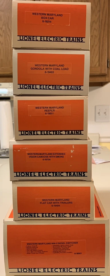 ✅6-18501 LIONEL WESTERN MARYLAND NW-2 SWITCHER DIESEL ENGINE, 5 FREIGHT CARS SET - Image 2 of 4