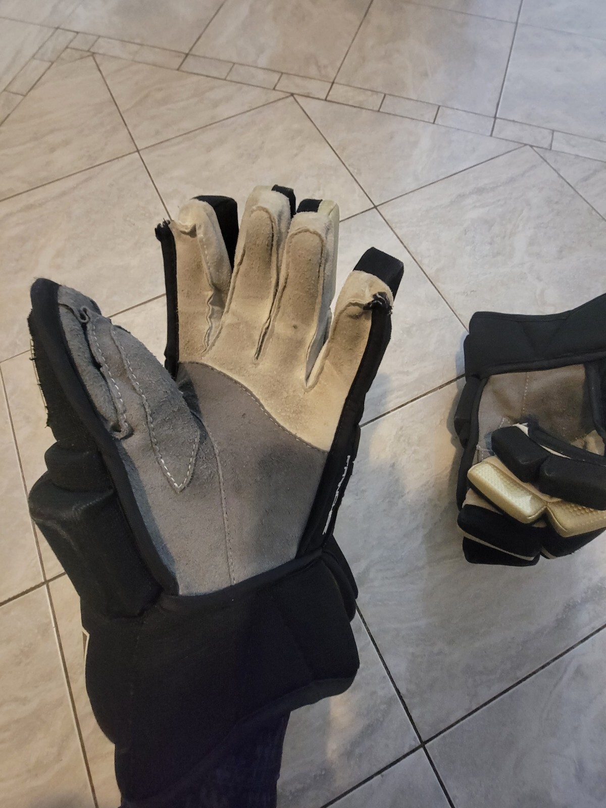 Penguins MIC Warrior Franchise 14" pro stock hockey gloves eBay