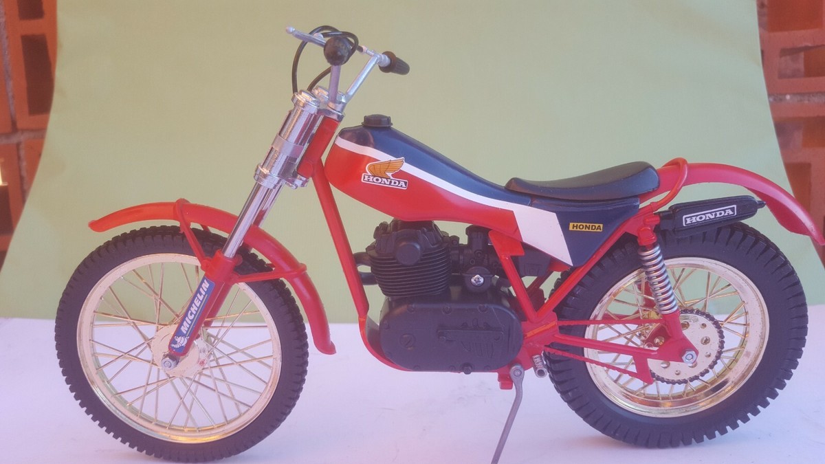 HONDA TLR 1:6 SCALE NEW REPLICA HONDA TLR 200 SCALE 1:6 VERY NICE