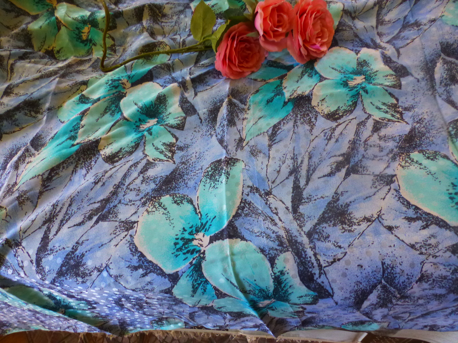 Tissu en soie bleue à fleurs de 2m50 pour corsage et couture chic