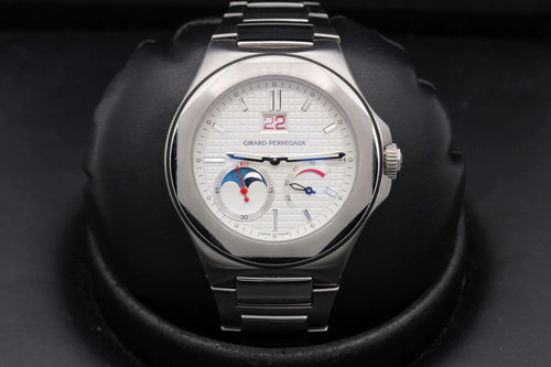 Girard Perregaux Laureato Evo3 80185-11-131-11A