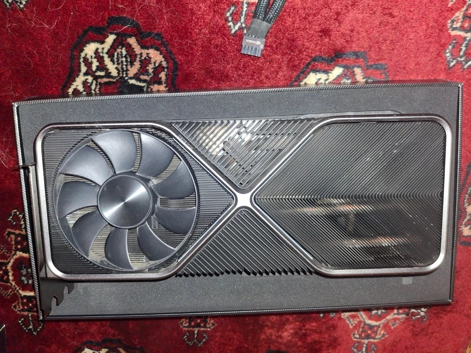 Gráficos NVIDIA GEFORCE RTX 3090 USADOS, NVIDIA Founders Edition envío rápido Foto 3 de 3