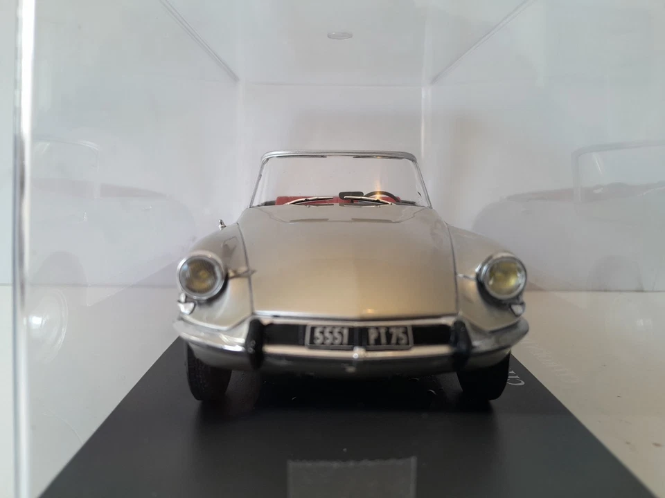 R02 1/24 Auto Vintage Citroen DS 19 Cabriolet 1963 Hachette DeAgostini Centauria - Immagine 2 di 4