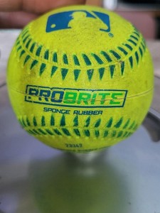 Franklin MLB Rubber Neon Yellow ProBrite T-Ball  (9 in/4.26 oz)