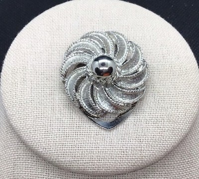 Vintage Costume Brushed Silver Tone Floral Sweater/Dress/Scarf Clip I-057
