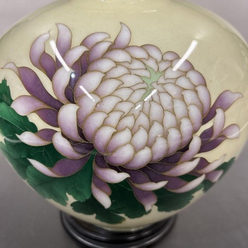 Cloisonne Vase chrysanthemum pattern 10.4 inch tall Japanese Pot