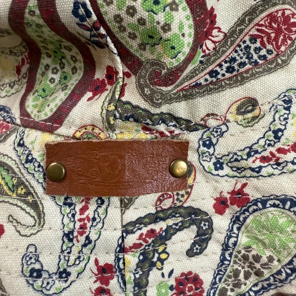 Sombrero Cubo Paisley Colección América Nine West Estampado Floral Foto 3 de 4