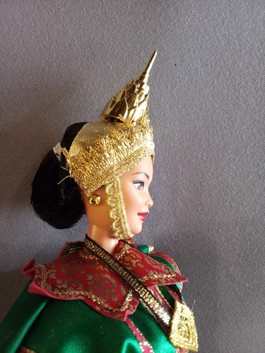 Barbie Thailandese 1997 dalle Bambole del Mondo Collezione - Senza Scatola - Foto 7 di 15