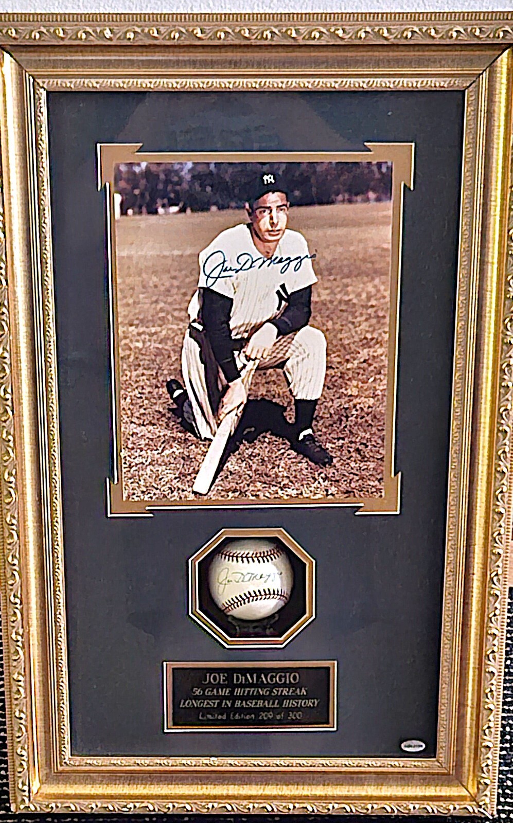 Joe DiMaggio Autographed Signed New York Yankees / JSA Baseball N Y Yankees Shadow Box 209/300 