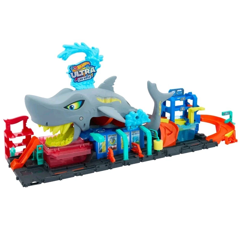 Hot Wheels City Ultra Shark Car Wash Playset with Color Reveal - Image 2 of 4