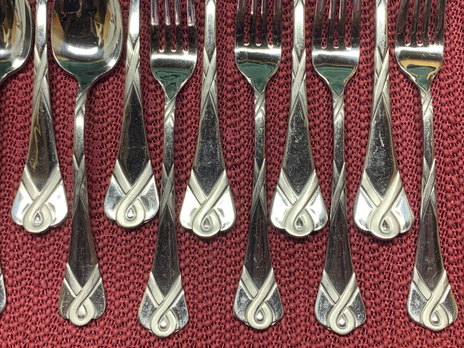 16 Pieces Churchill Stainless China. Dinner & Salad Fork, Knife, Teaspoon, Soup