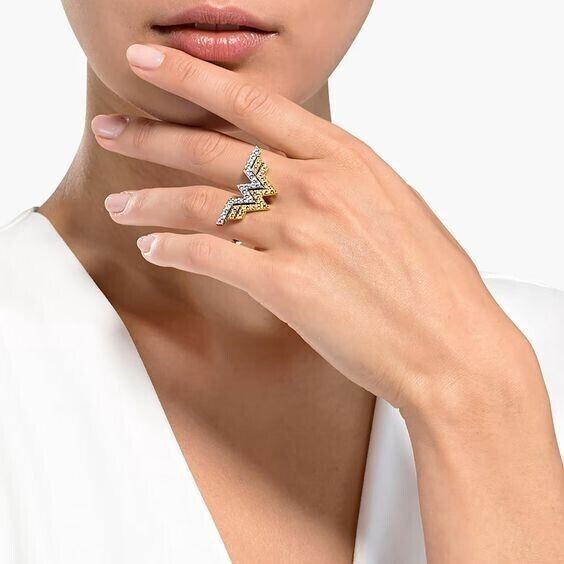 Swarovski Wonder Woman Double Ring Gold Tone Size 5 - 6, 50