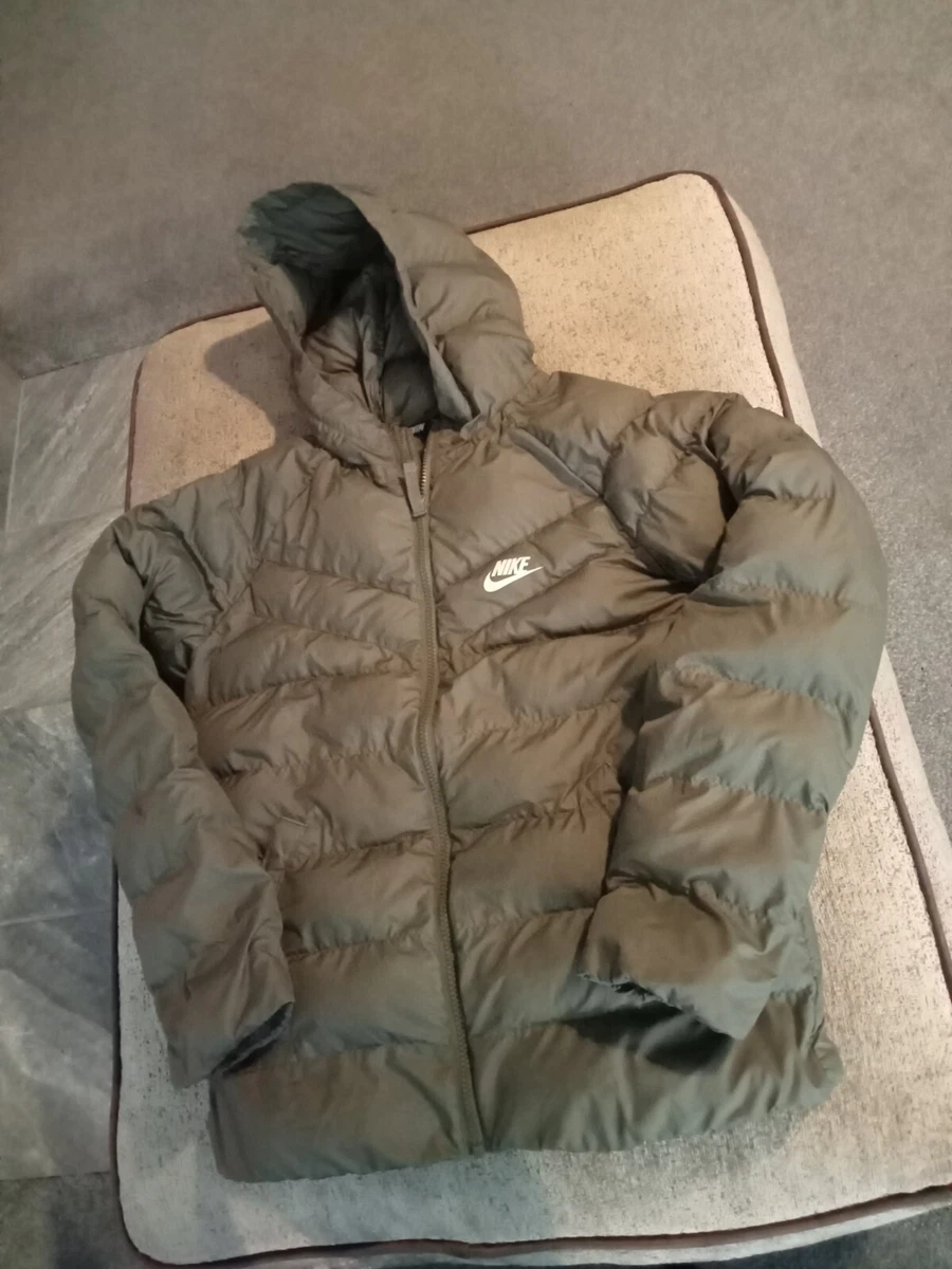 Nike hooded padded jacket deals