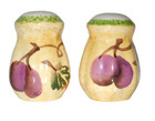 w.g..VTG Salt & Pepper Shakers Farm Country Fruit HandPainted Cooking Decorative