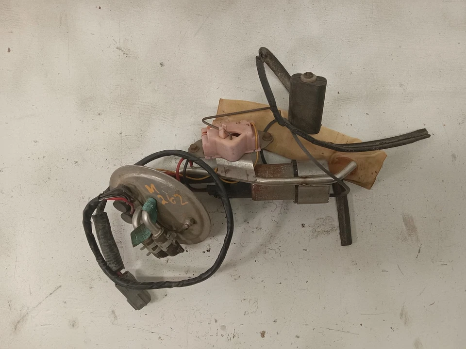 1993 - 1994 MAZDA 626 FUEL PUMP ASSEMBLY OEM, 323-58975 - Image 2 of 4