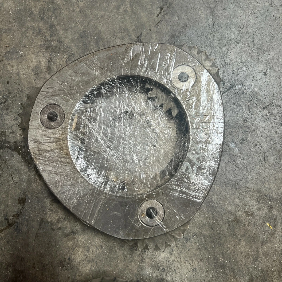 2050691 3100544 CARRIER WITH GEAR FITS HITACHI ZX200-3 ZX210-3  