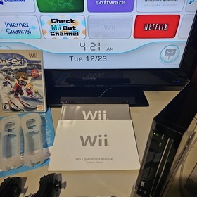 Nintendo Wii System Console Bundle with Game & Accessories 