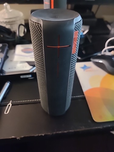 Altoparlante Bluetooth Ultimate Ears BOOM 2 – Logitech S-00122 (Usato, Difetti Audio)