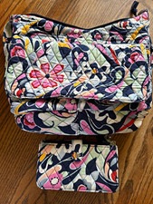 Vera Bradley Quilted Floral Multicolor Zip Crossbody Bag w/ Wristlet, Pockets