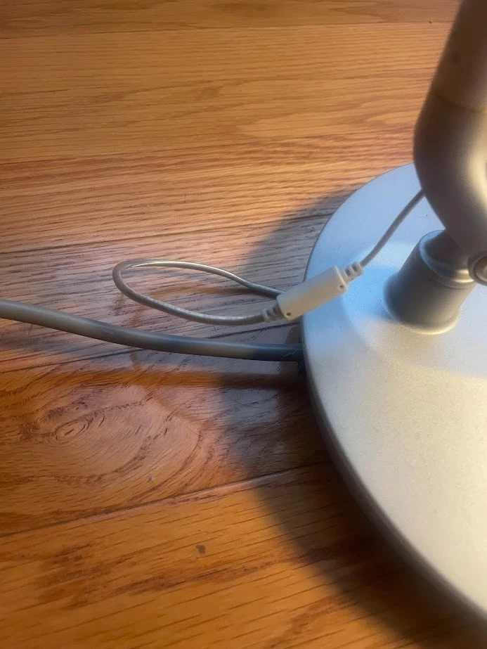 Humanscale Horizon 2.0 LED Task Lamp with Integrated Charging Base - White - Image 4 of 4