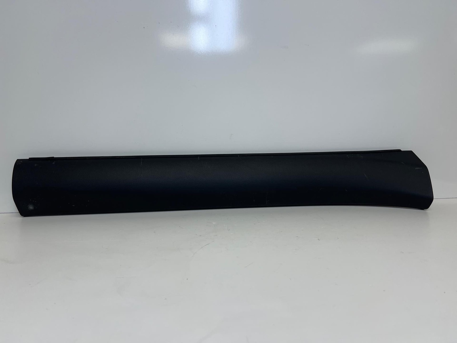 Audi R8 10-15 OEM LH Door Sill Trim Panel 420853905 (MK)