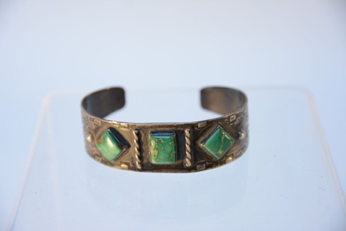 Early Navajo bracelet with early square cut turquoise settings - Picture 4 of 4