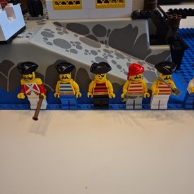 LEGO 6277 Imperial Trading Post Pirates Pirates Ship Redskins READ!