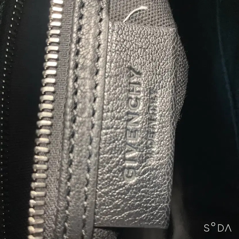 Givenchy Antigona Small Black Tote & Shoulder Bag thumbnail 6