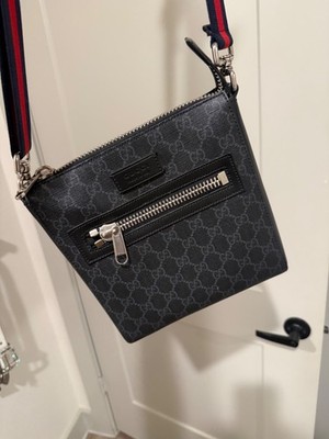 GUCCI GG Supreme Canvas Messenger Bag Black 100% Authentic