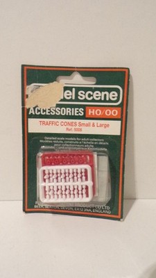 Model Scene 5008 Traffic CONES Small & Large H0 unbenutzt in OVP