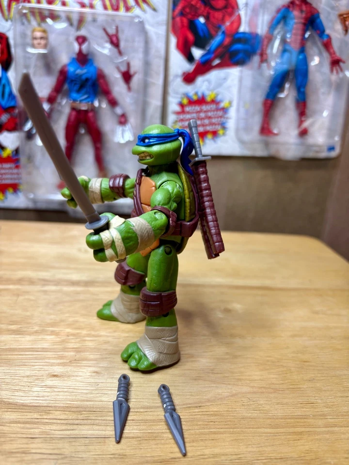 TMNT 2012 Leonardo Playmates Toys With Weapons near complete Ninja Turtles - Image 2 of 4