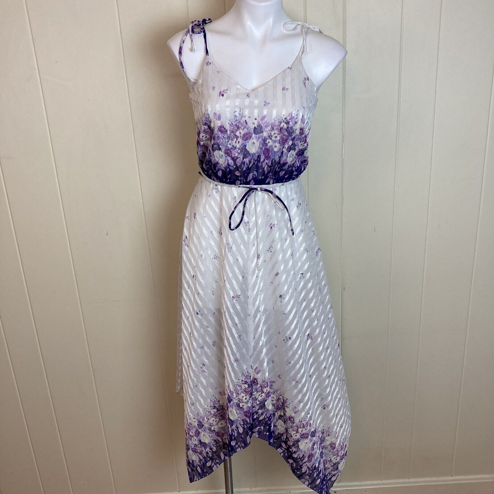 Vintage 1970s Sleevless Prairie Floral Dress Smal… - image 1