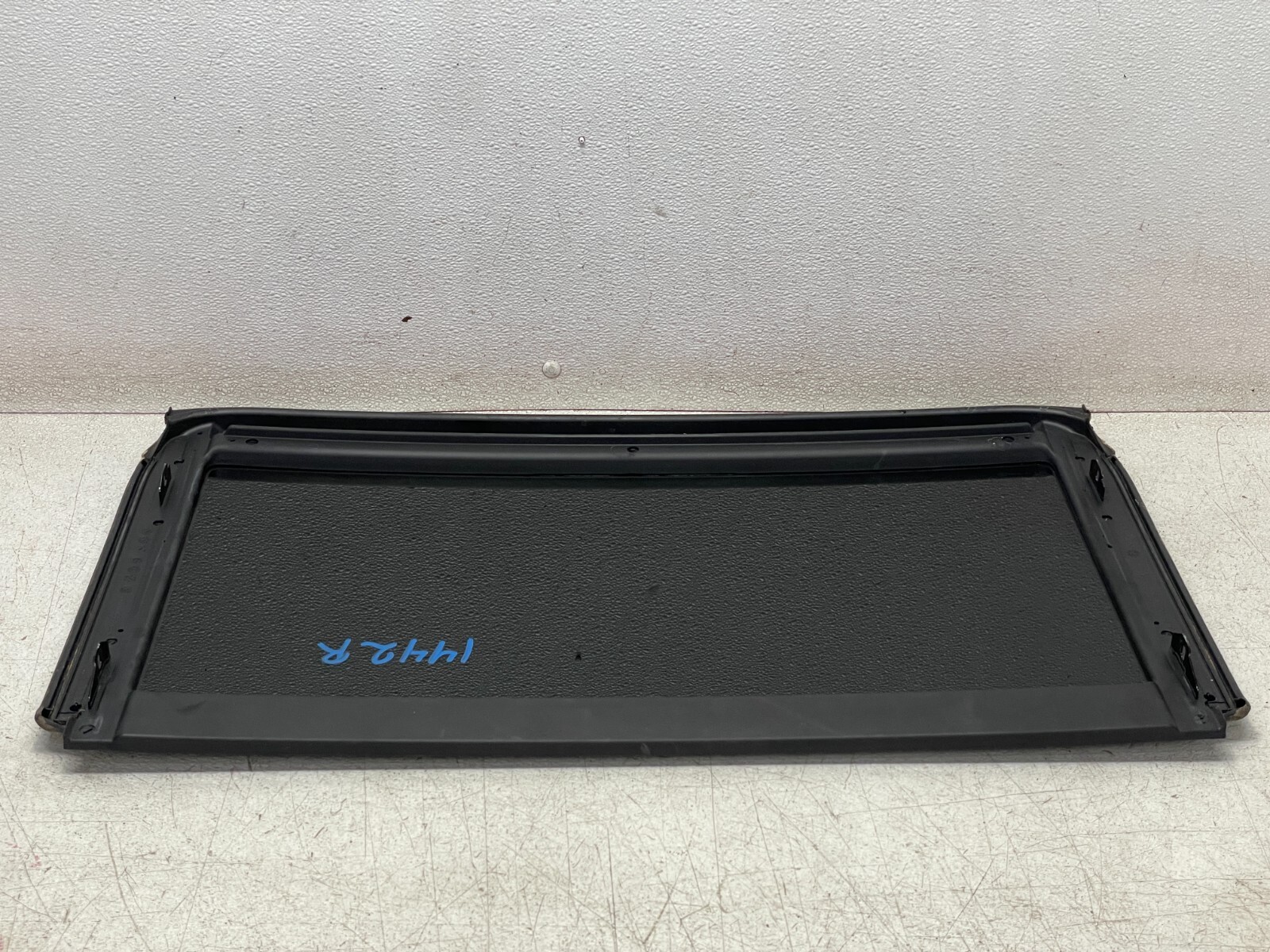 2017 2018 Maserati Levante Rear Panoramic Sunroof Window Glass Panel 1442 OEM