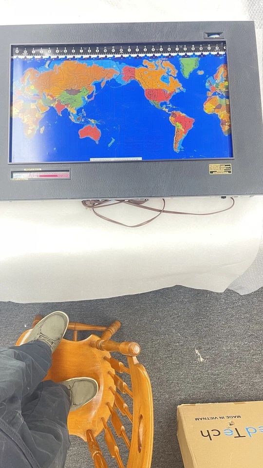 Geocron Kilburg original con acabado laminado de Geochron Incorporated Foto 4 de 4