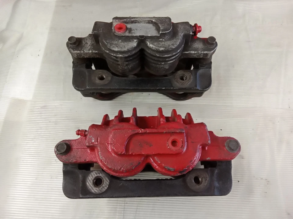 Juego de pinzas de freno delanteras izquierda derecha OEM 1996-2004 Ford Mustang SN95 PBR Foto 2 de 4