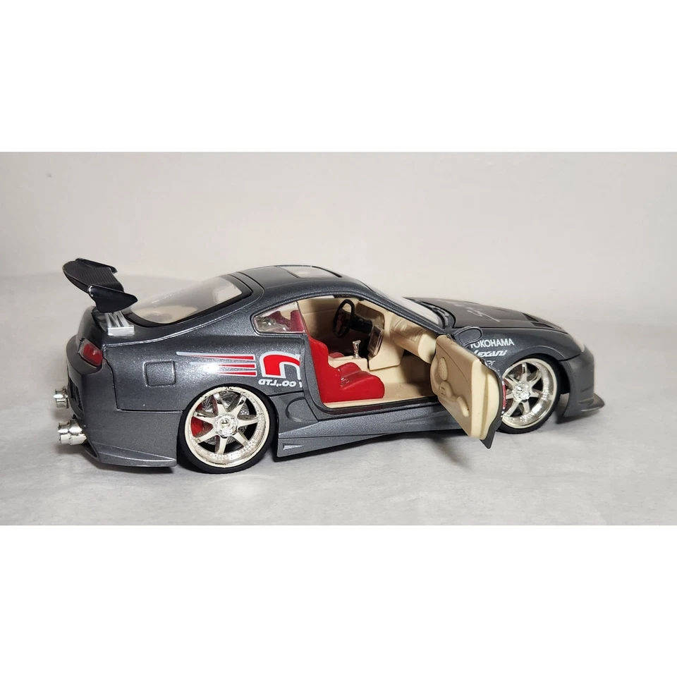 Toyota Supra Turbo Street Tuner escala 1/24 importación corredor con luces de trabajo Foto 4 de 4