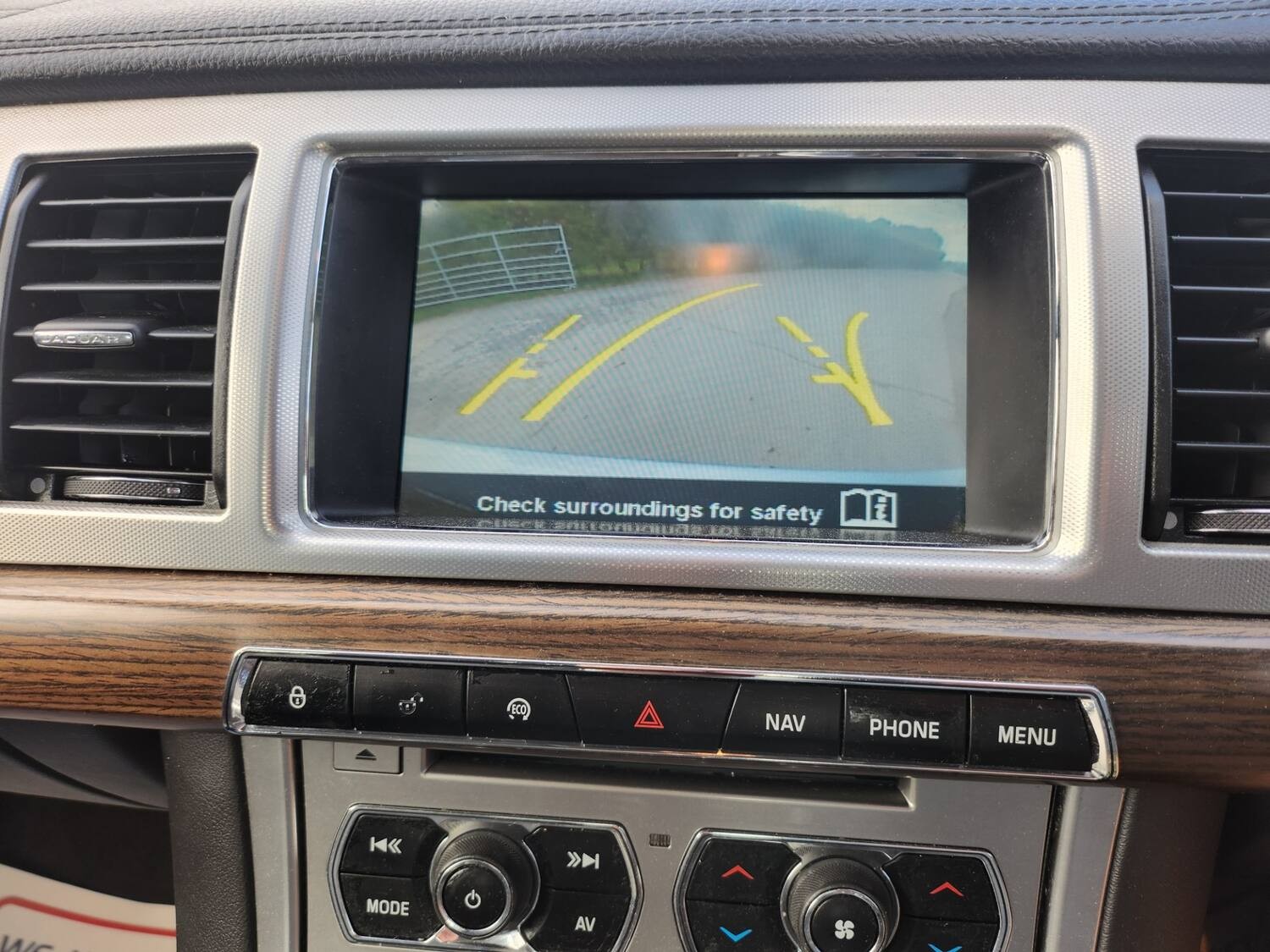 2014 Jaguar XF, photograph 24