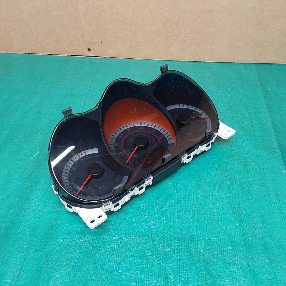 2010 Kia Forte KOUP SX 2.4L Speedometer Instrument Gauge Cluster OEM 94031-1M041 - Image 3 of 4